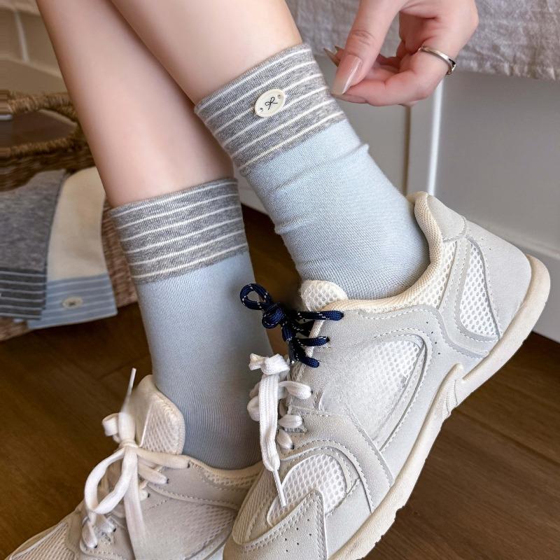 Fall/Winter Kids' Ballet-style Buttoned Bowknot Gray Mid-Calf Leggings with School-Age Stripes and Colorful Patchwork Socks