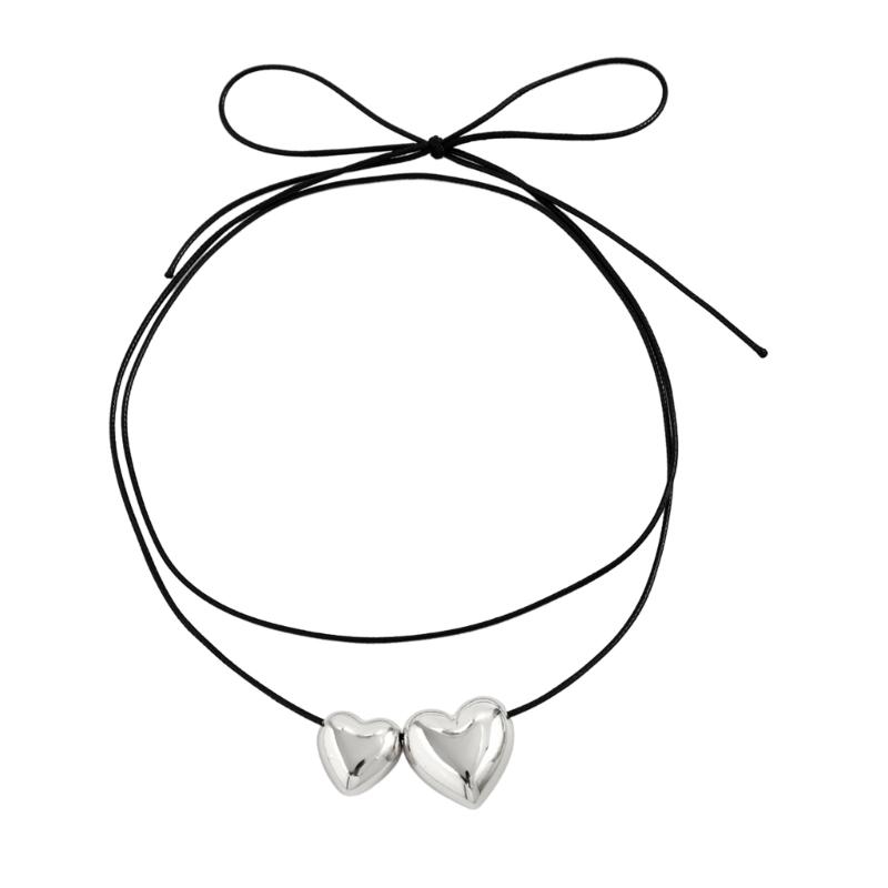 Elegant Heart Pendant Neck Chain Adornment Unique Bowknot and Heart Pendant Necklace Simple Clavicular Chain Accessory