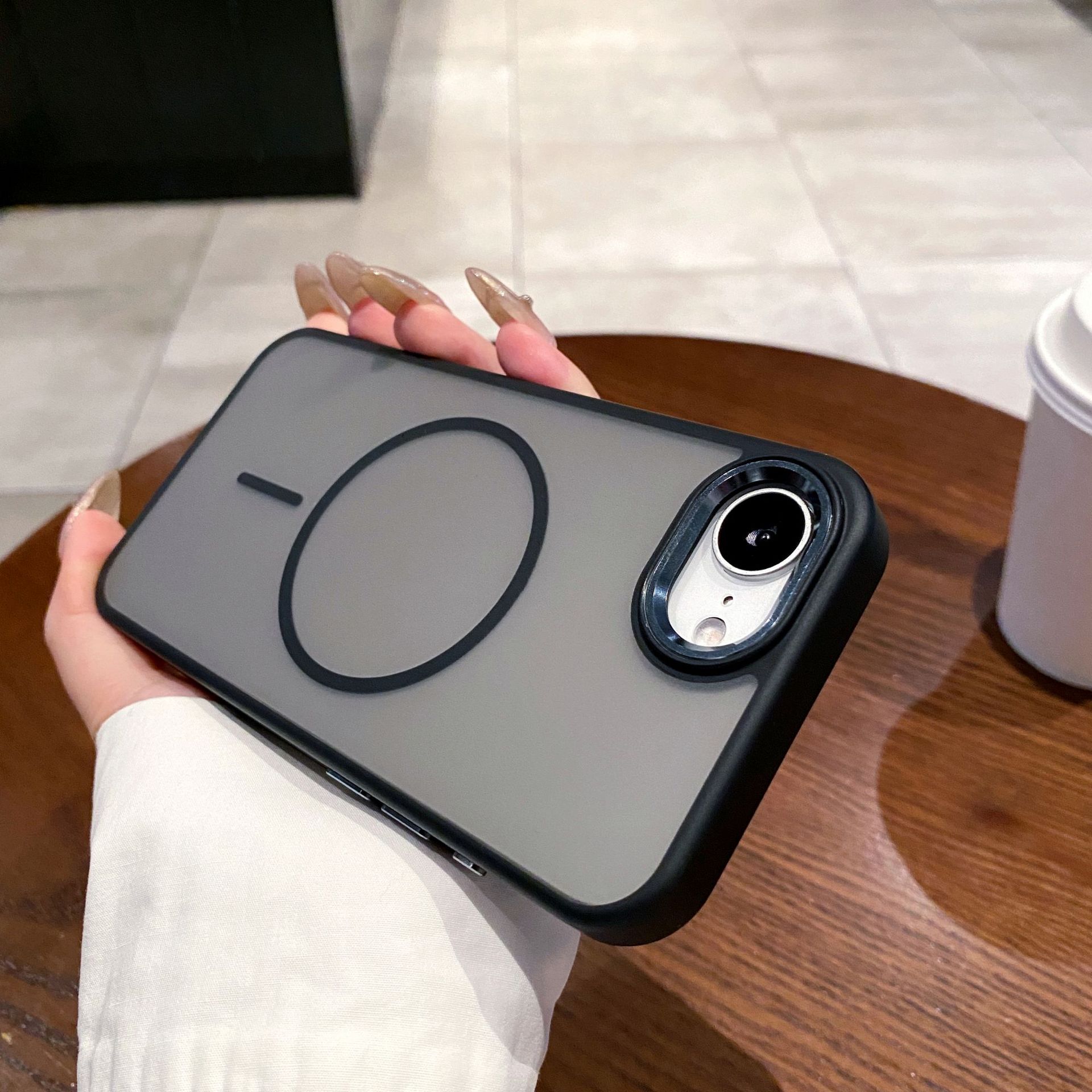 

Hawkeye Scrub Skin Feeling Suitable for Apple 16promax Mobile Phone Case Magnetic Absorption IPhone 16e Anti Fall Protection 15pro iPhone13PROMAX