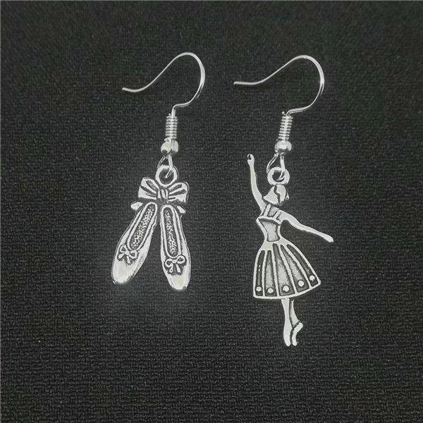

Антикварные серебряные балетные туфли и серьги с подвесками для балерины