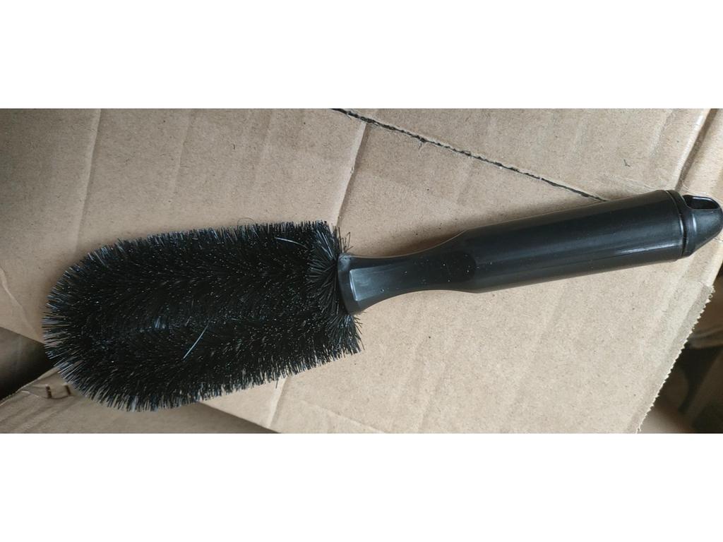 Tire & Wheel Cleaning Brush - Strong Decontamination for Car Wash and Beauty Supplies