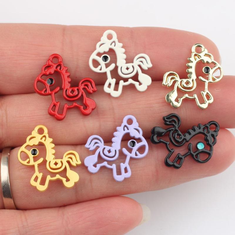 5 Pièces Pendentif Cheval Coloré Creux Charms Minimalistes Alliage Poney Fabrication de Bijoux Boucles d'Oreilles Bracelet Collier Accessoires DIY