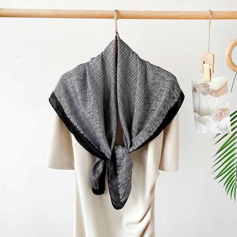 

Шелковый шарф для женщин Весна и лето Новый атласный принт Имитация шелкового шарфа Большой квадратный шарф Темпераментная шаль Головной платок 90cm