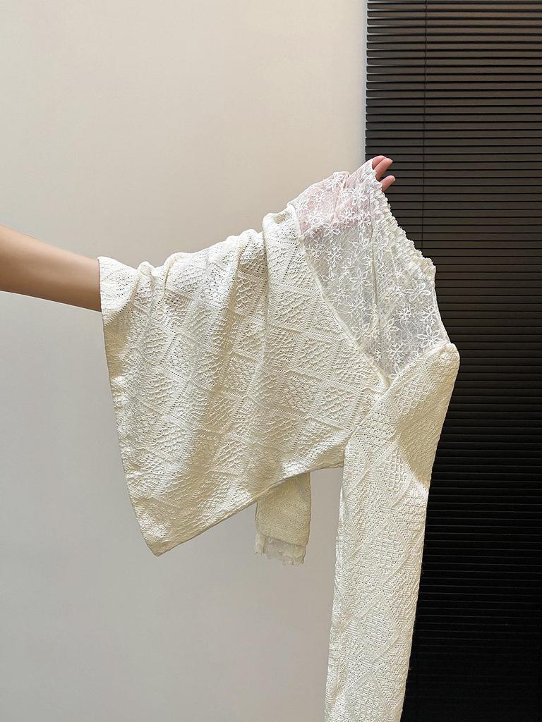 Women's Elegant Floral Lace Half-High Neck Slim Fit Top - French Mature Style for Autumn/Winter