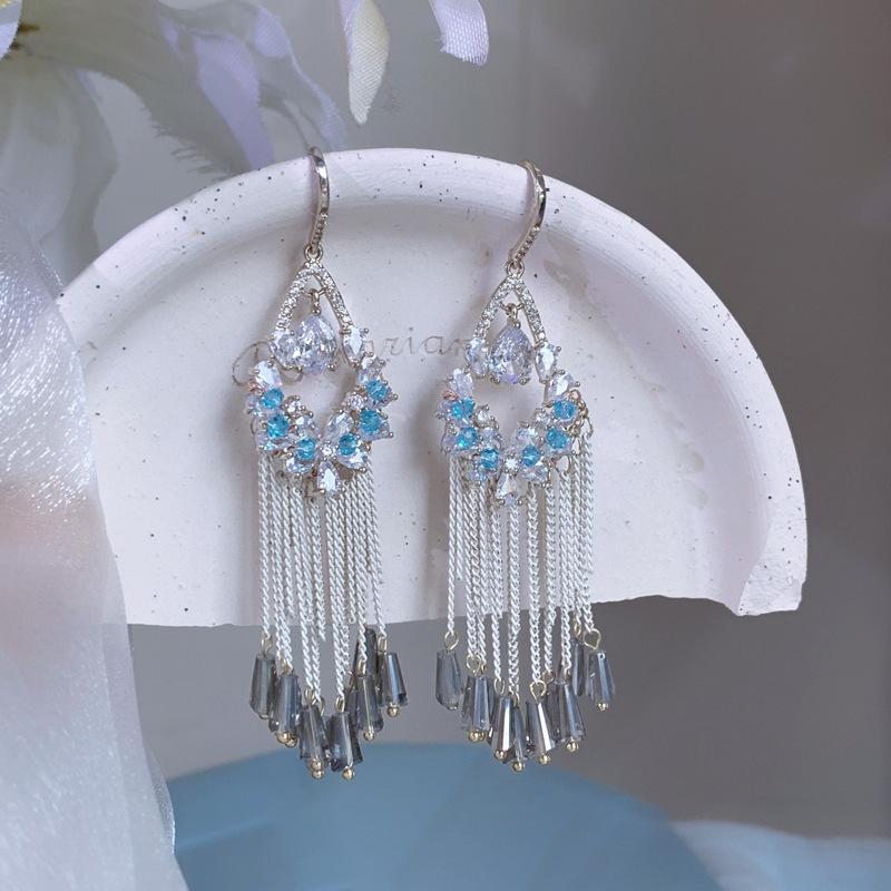 Elegantní Etnické Náušnice s Květinovým Třásněným Zirkonem - Lehký Luxus, Módní Individuální Design