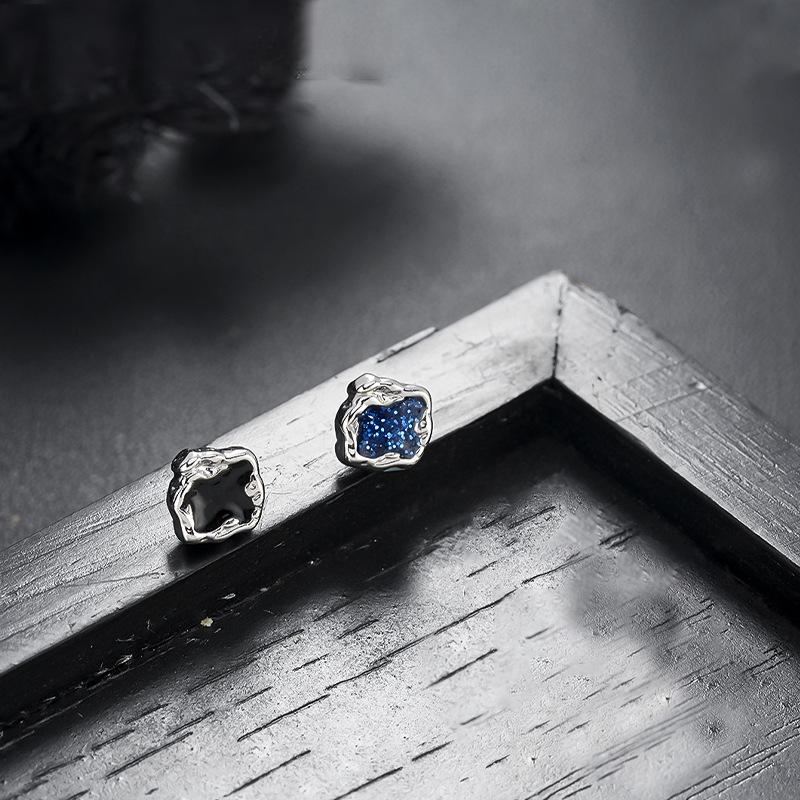 Luxury Magnetic Oil Drip Ear Clip - Trendy, Fashionable, Versatile Design.