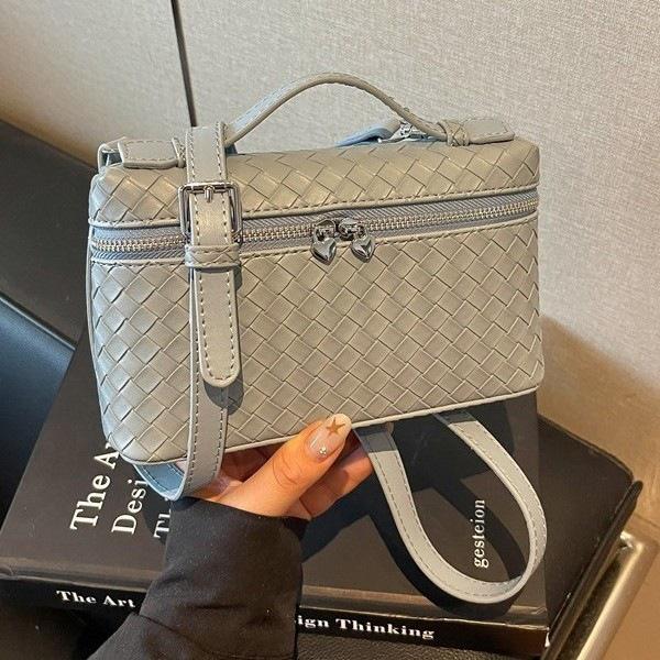 2026 Retro Braided Women's Lunch Box Bag - Versatile, High-Grade, Large Capacity for Commuting and Crossbody Use