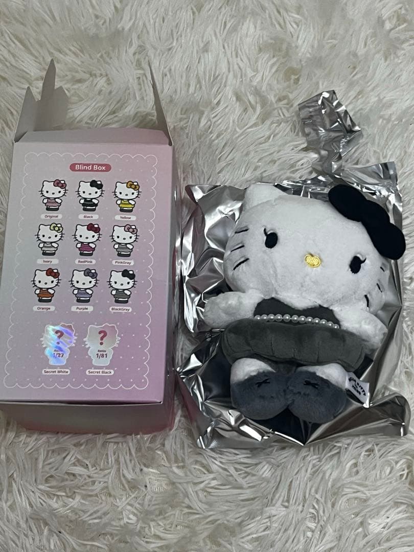 [USED] Sanrio Hello Kitty Plush Toy JISOO Collaboration