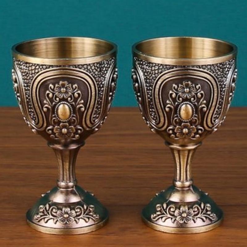 Europejski Puchar, Stopowy Vintage Przenośny Kielich, Rzeźbiony Mini Kieliszek do Wódki Spirit, Kreatywna Dekoracja Stołu w Salonie, 1 szt.