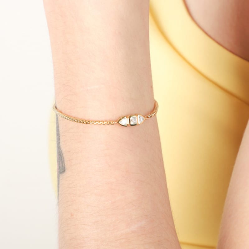 dfarbe gold moissanite trillion chain bracelet
