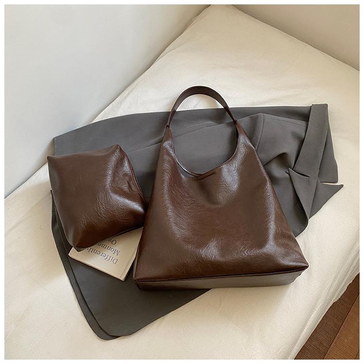 Large Capacity Tote Bag Women's 2025 New Retro Trend Fashion Simple Casual Versatile Shoulder Bag