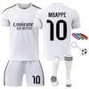 Real Madrid Mbappe Nr. 10 2025/26 Kinder Voetbalshirt Set MzcrJosv® met Korte Broek, Sokken, Sleutelhanger & 3 Armbanden, Wit, Unisex 4-14 Jaar
