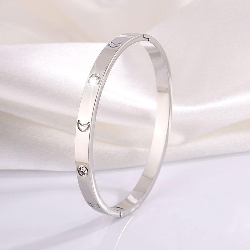 Classic titanium steel bracelet for women, popular fashion light luxury bracelet, ten diamond gold bracelet for girlfriends