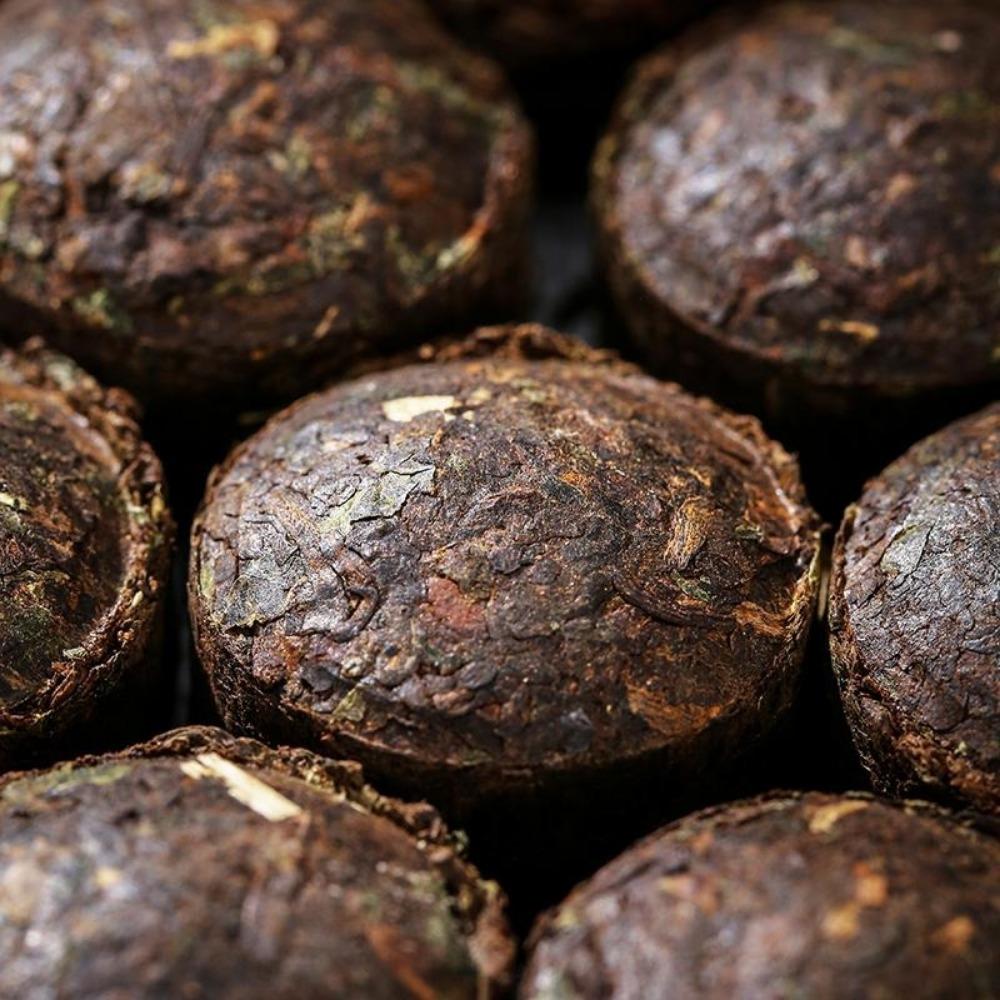 Experience the Finest Pu - erh Tea Tuocha: 10 Pcs 50g or 20 Pcs 100g of Top - grade Chinese Black Tea, Handpicked for Its Superior Quality.