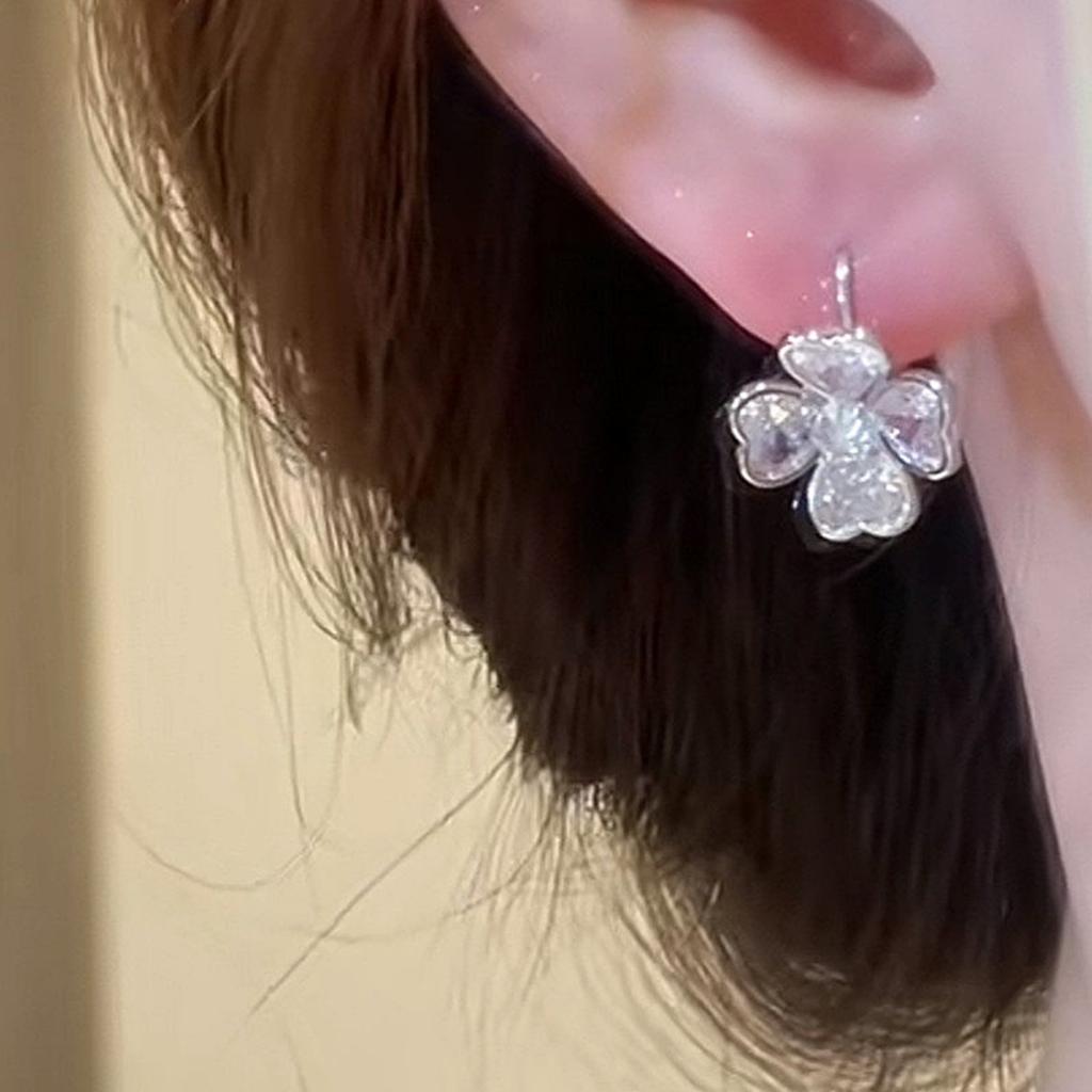 S911 Silver Needle Zircon Four-leaf Flower Ear Buckle Women's Light Luxury Fashion High-end Earrings Simple and Versatile Temperament Ear Jewelry