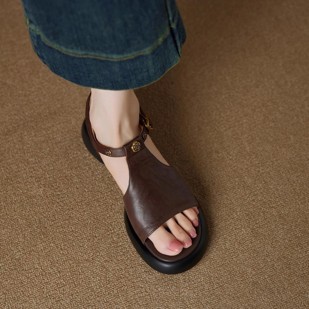 Version aus weichem Leder~ Sandalen mit runder Spitze und Kamelie mit offenem Zeh für Damen, Sommer 2025, neu, Römersandalen mit dicker Sohle, Retro, lässig