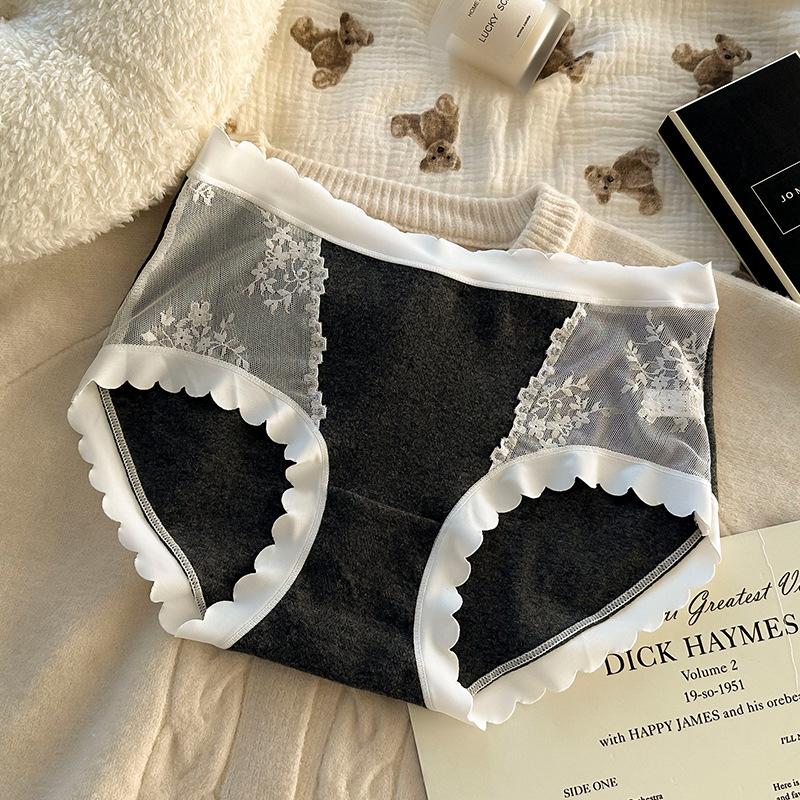 Women's Comfortable Seamless Lace Patchwork Wavy Edge Cotton Crotch Triangle Briefs