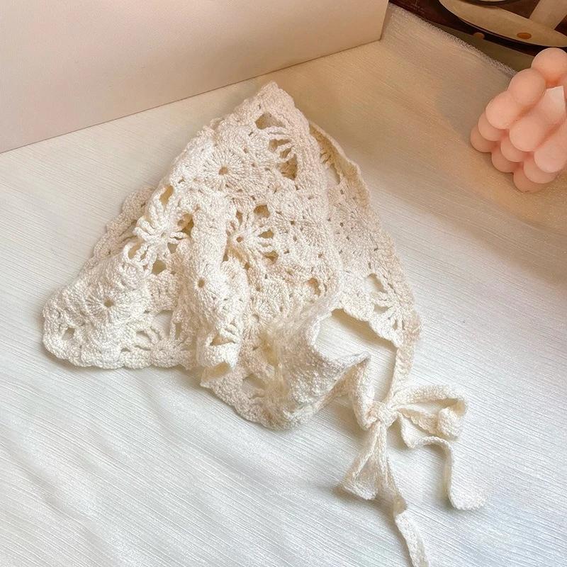 French Pastoral Style Handmade Crochet Headscarf Hat Knitted Triangle Headband Retro Flower Design Fashion Towel Accessory
