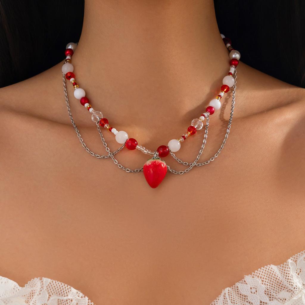 Holiday Style Sweet Spice Girl Strawberry Butterfly Necklace Female, Niche Temperament Imitation Pearl Tassel Necklace