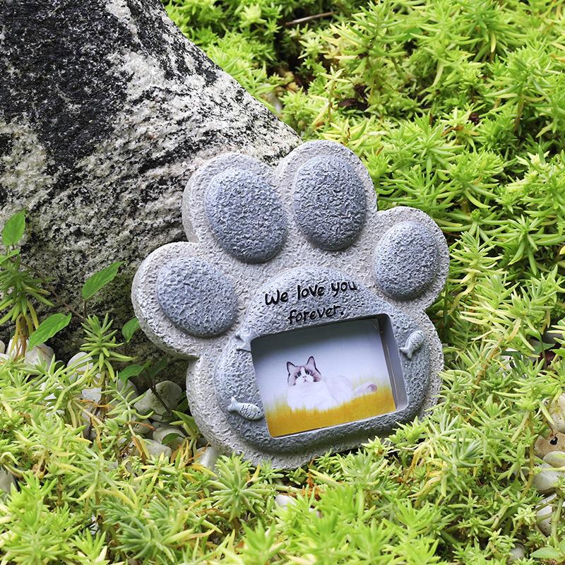Pet Dog Tombstone Creative Resin Simulation Memorial Stone Cat Tombstone Small Animal Sacrifice Monument Handicraft Ornaments