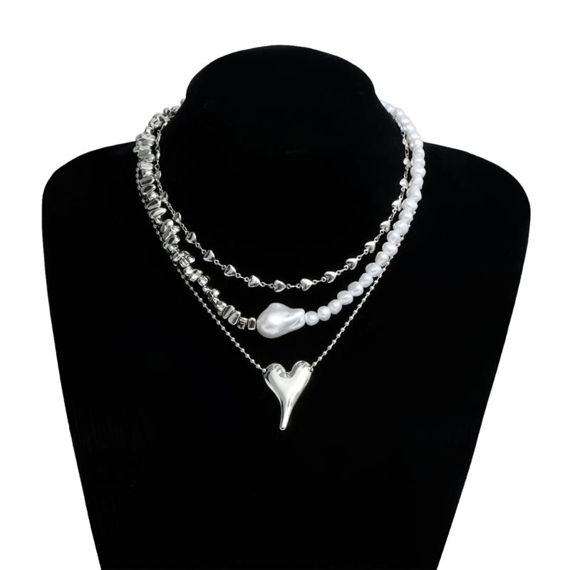 Trendy Metallic Heart Pendant Necklace With Artificial Pearls Alloy Chain Neckpiece For Everyday Wear Party Dates