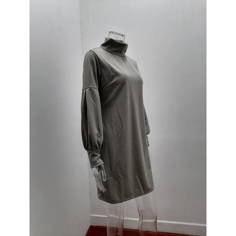 Podzimní a zimní dámské šaty s vysokým krkem, rozšířenými rukávy a bokovým střihem