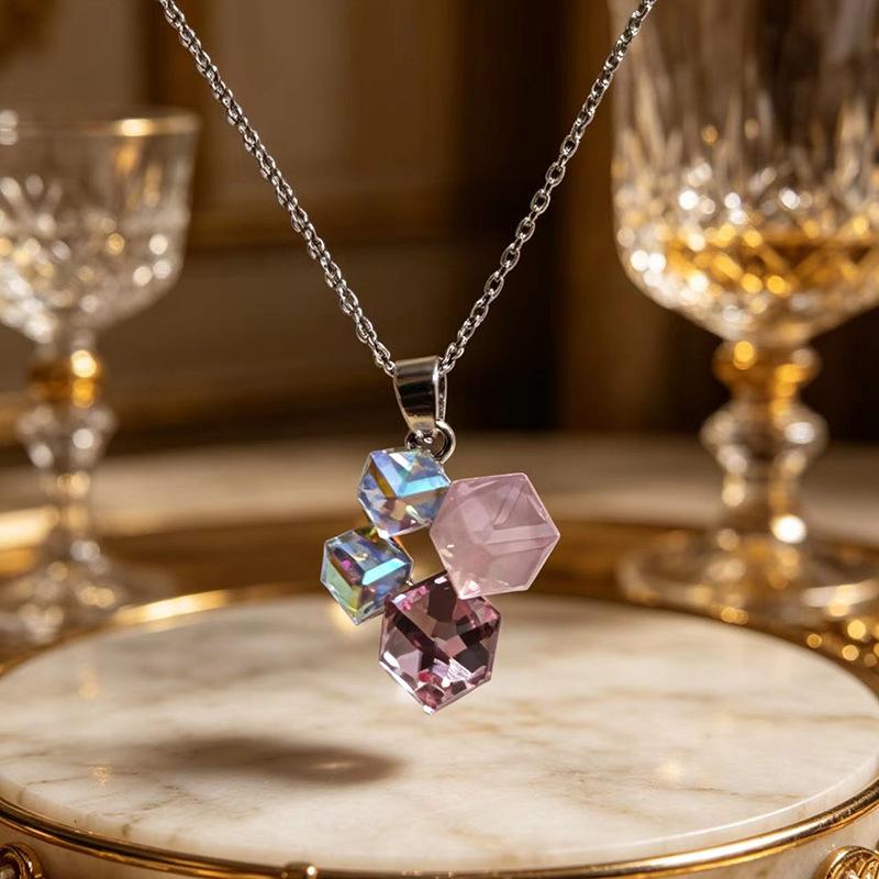 Non-Fading Luxury Maple Leaf Butterfly Clavicle Necklace