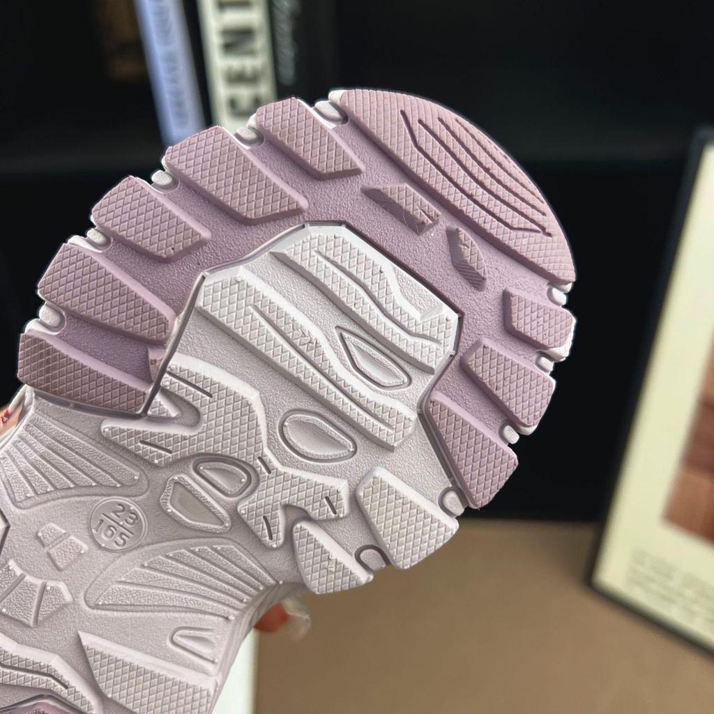 Winter 2025 Unisex Kids' Lightweight Velvet Running Shoes - Fashionable, Non-Slip, Versatile Casual Sports Footwear