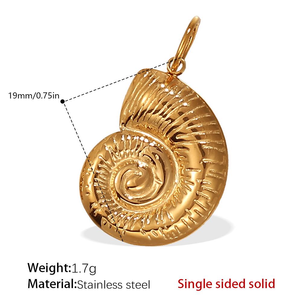 Ciondolo Stella Marina e Conchiglia Placcato Oro 18K: Collana con Design Irregolare di Conchiglie, Stile Spiaggia, in Acciaio Inossidabile