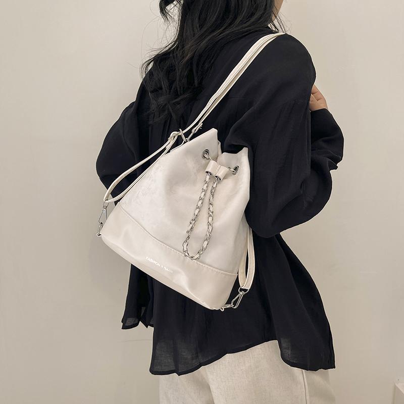 

Женская модная дорожная сумка большой емкости из искусственной кожи, сумка-ведро на шнурке, модная сумка на плечо с регулируемым ремешком для путешествий на открытом воздухе белый