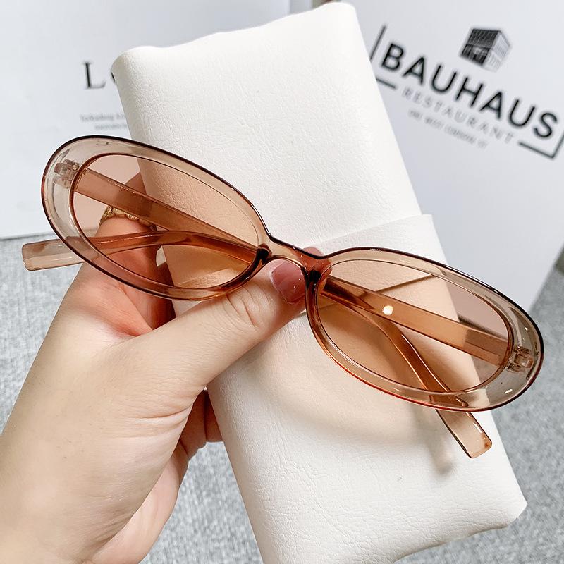 Trendy Cat-Eye Sunglasses: Fashionable Street Style Eyewear for Men and Women