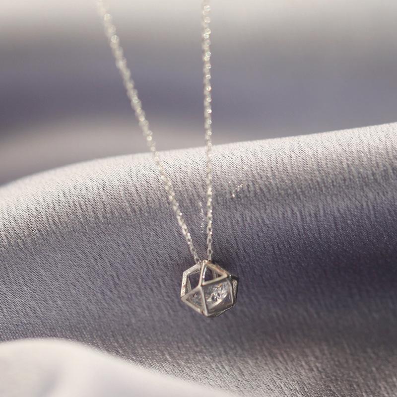 Cut Face Ball Three-Dimensional Geometric Short Pendant Collarbone Chain Simple Student Tide Gift Hollow Rubik'S Cube Necklace Women