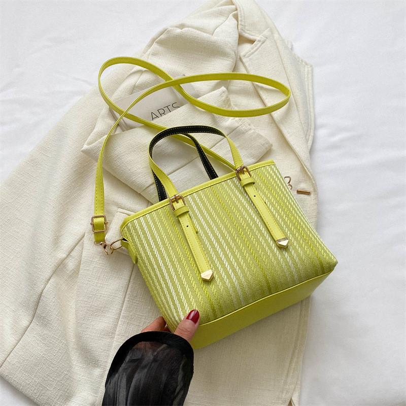 Fashionable Casual Commuting Crossbody Tote Bag In Soft Pu Material With Pockets зелёный