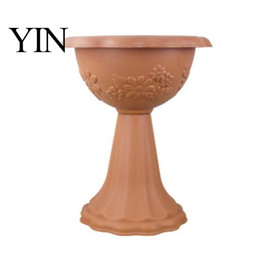 Lightweight Garden Planter Plastic Flower Urn Planter, Goblet-Shaped Plant Pot, Flowerpot with Weather-resistant Pot Drainage Holes for Indoor Outdoor