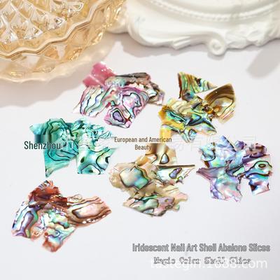 Nail art – Strass e decorazioni per unghie