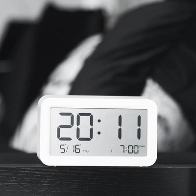 Despertador Digital Compacto: Mini Relógio Eletrônico Multifuncional para Mesa de Cabeceira ou Mesa, Ideal para Estudantes (Modelo Q118)