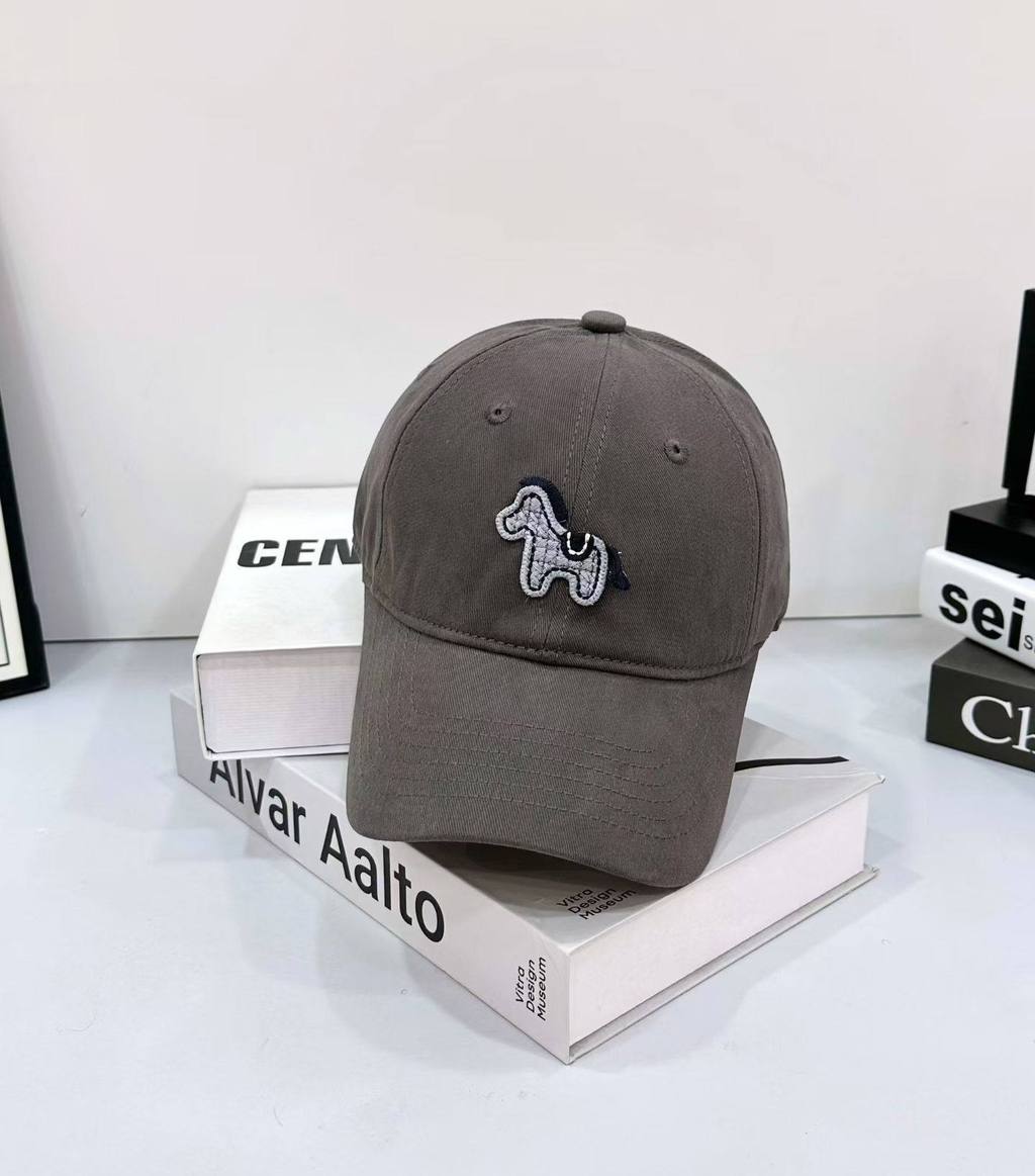 Cheetah Embroidered Baseball Cap With Adjustable Fit For Casual Summer Wear