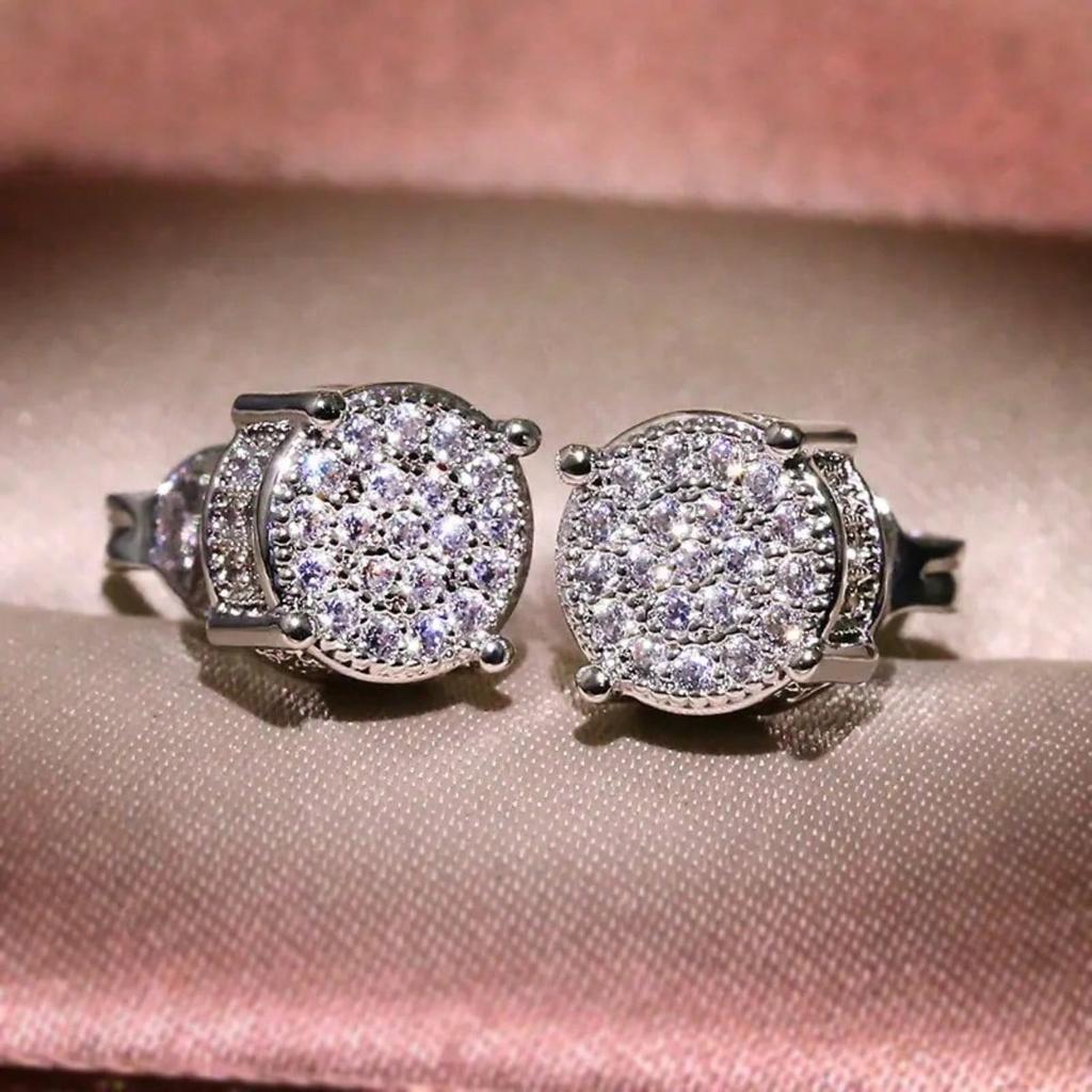 1 Pair of Fashionable Earrings for Women, Set with Synthetic Zircon Earrings, Suitable for Daily Casual Wear and Holiday Gift Giving