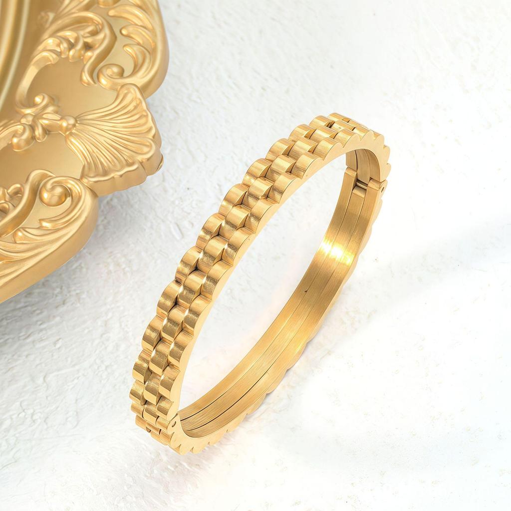 European & American High-End Stainless Steel Fashion Bracelet – Luxurious Titanium Bangle Jewelry.