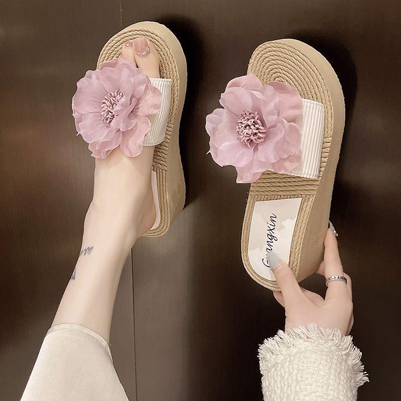 Fairy slippers, female summer outer wear 2025 new fashionable non-slip flower thick-bottomed wedge heel elegant high-heeled cool slippers