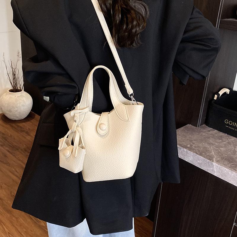 Lychee Pattern Vegetable Basket Bag Women'S High-End Sense Large-Capacity Bucket Bag Niche Design Single Shoulder Messenger Bag