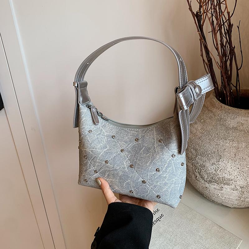 

Персонализированная сумка через плечо с заклепками, ретро-сумка для женщин, маленькая сумка через плечо, новая модная универсальная сумка для вечеринок с бантом