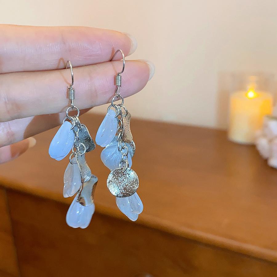 Light Luxury Flower Pattern Tassel Earrings: Niche Design with High-End Versatile Appeal