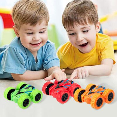 4 szt. Dwustronny Samochód Stuntowy z Klapką Zabawka Cztery Koła TPR Napęd Inercyjny Samochód Ciężarowy Zabawka Pojazd Terenowy Zabawka dla Maluchów Chłopców Dziewczynek Prezenty