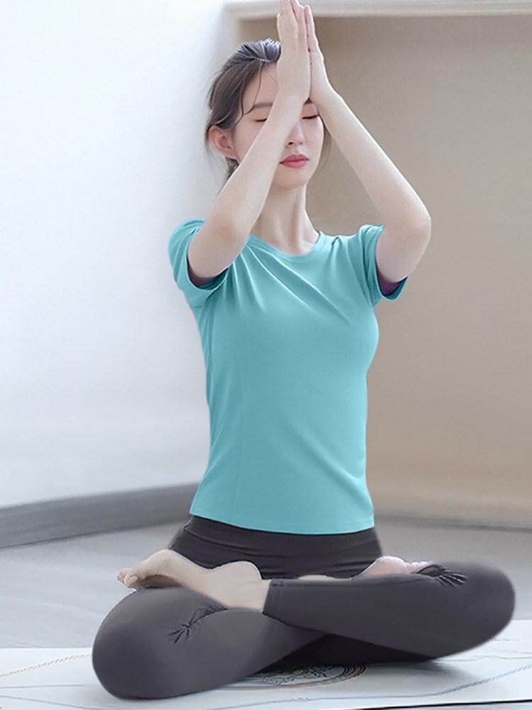 Women's 2026 Short Sleeve Yoga Set: Stunning Loose Round Neck Pilates Top