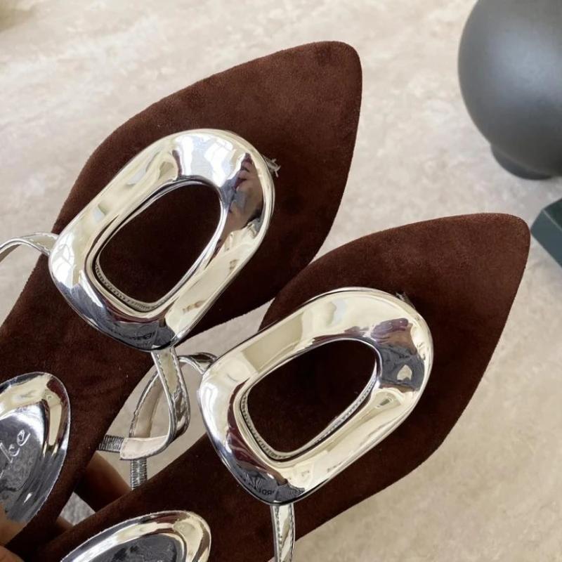 Fashion Sexy Pointed Toe Clip Toe Flip Flops Luxury Metal Decoration Wedges Designer Brand Sandals Women Fashion Comfortable Beach Shoes