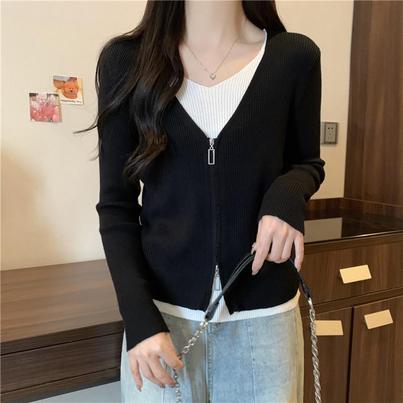 

Fake two-piece soft waxy knitted cardigan women s spring and autumn new women s clothing design sense with a bottom sweater One Size