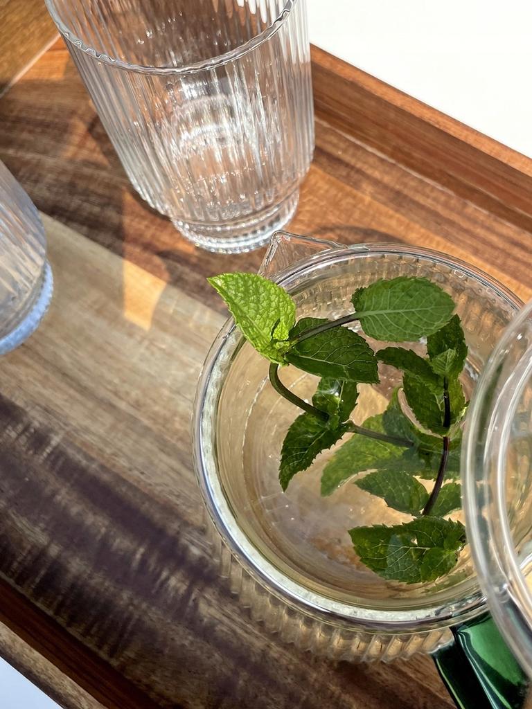 GLASS JUG 1L TEA INFuser with Filter + 2 Glasses, Green Handle