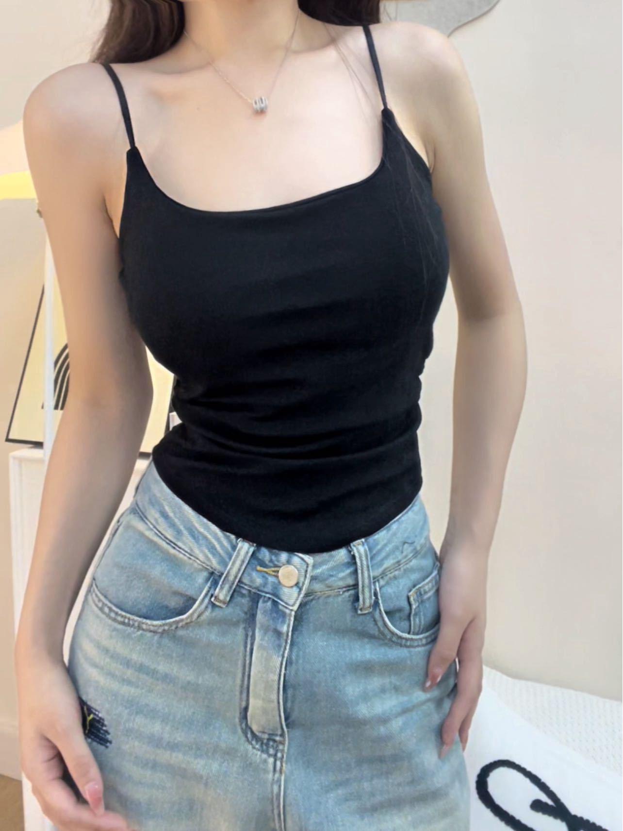 

Pleated Slimming Tank Top with Chest Pad – Breathable Women s Casual Bandeau Top One Size чёрный