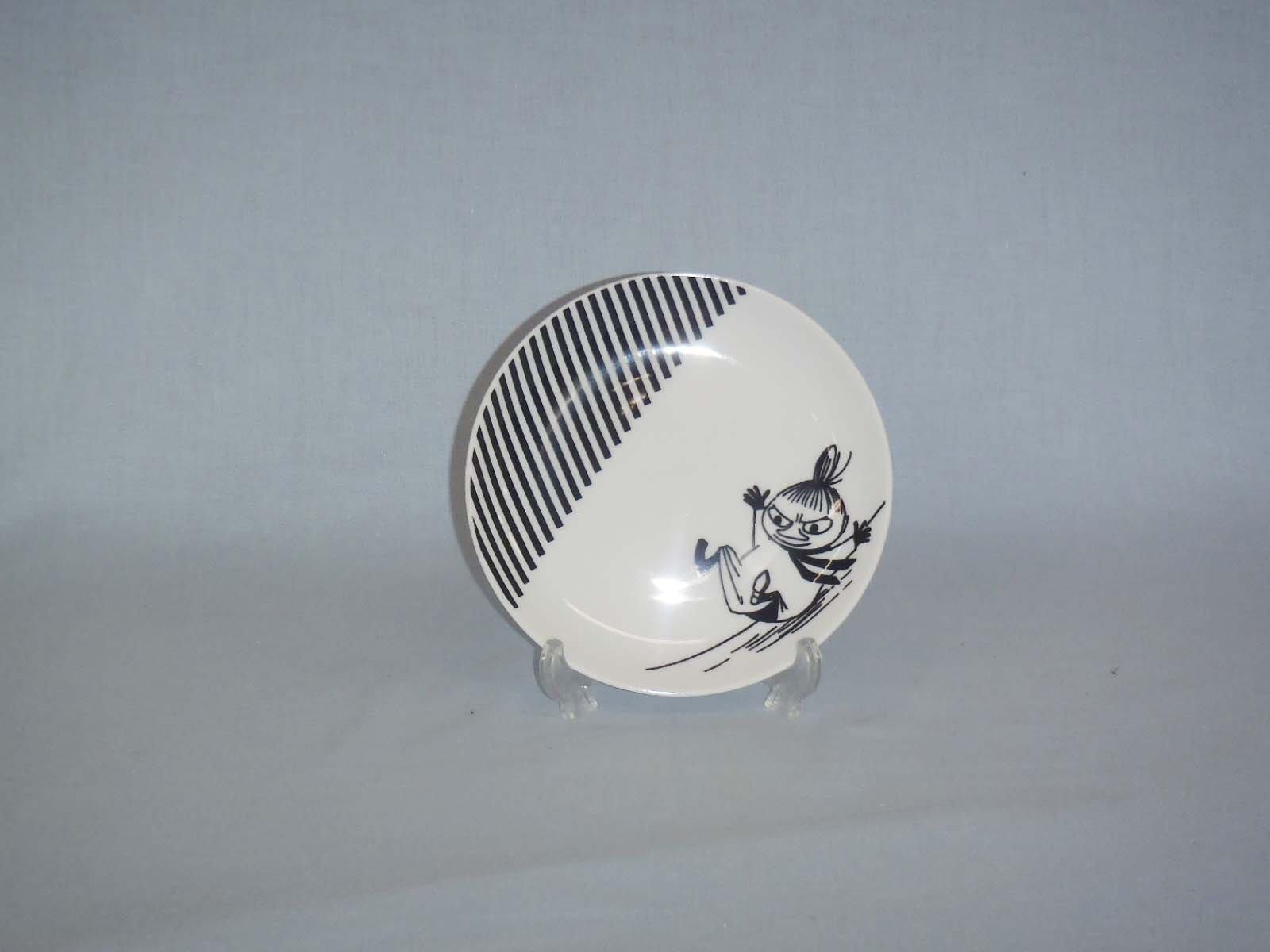 

Yamaka Shoten MOOMIN 14cm My Little Monster Microwave and Dishwasher Moomin Nordic Day Wedding Made in Bob Foundation Plate, Approx. Diameter,